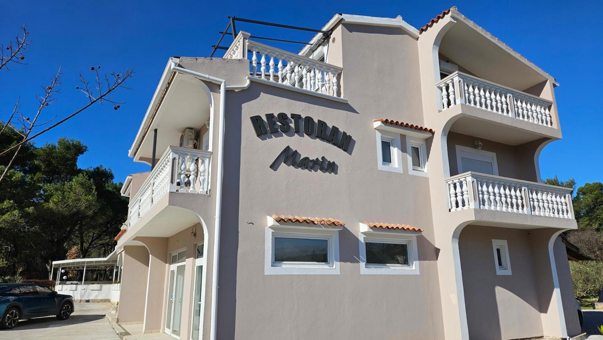 Hotel Pansion restoran Marin Posedarje Exterior foto